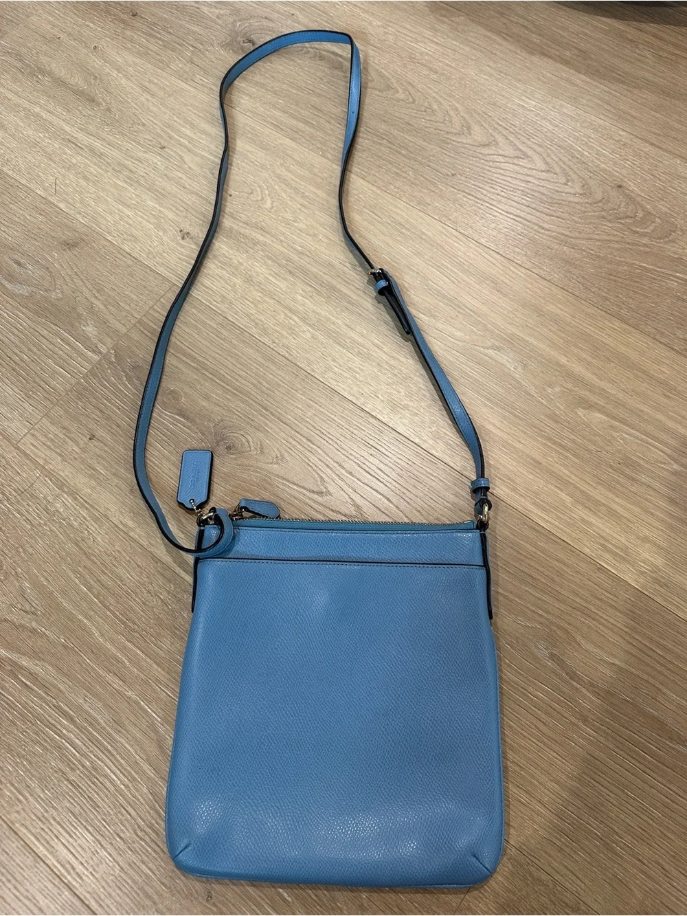 Coach Blue Pebbled Leather Crossbody Bag with Gold Hardware - Picture 3 of 6